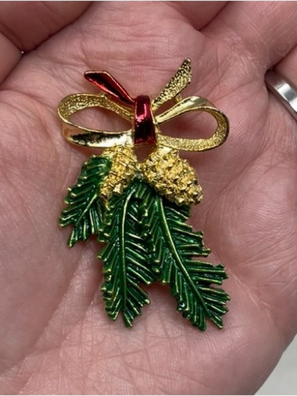 Vintage Signed Gerry's Holiday Brooch Green Pine & Gold-tone Pinecones